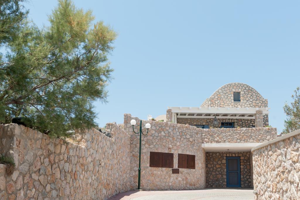 Red Cliff Villa 2Bedroom Villa With Caldera View And Plunge Pool Akrotírion Eksteriør bilde